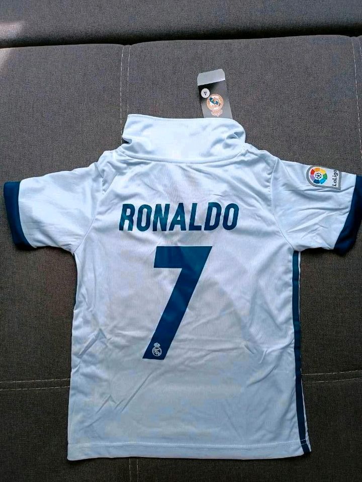 Kinder.  Fußballuniform Ronaldo 7 Neu! in München