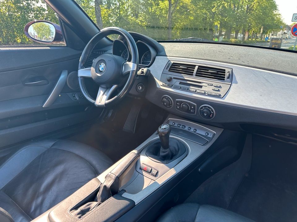 BMW Z4 2.5i HU AU 10/2024 Cabrio Sitzheizung 18 Zoll M Felgen in Immenhausen