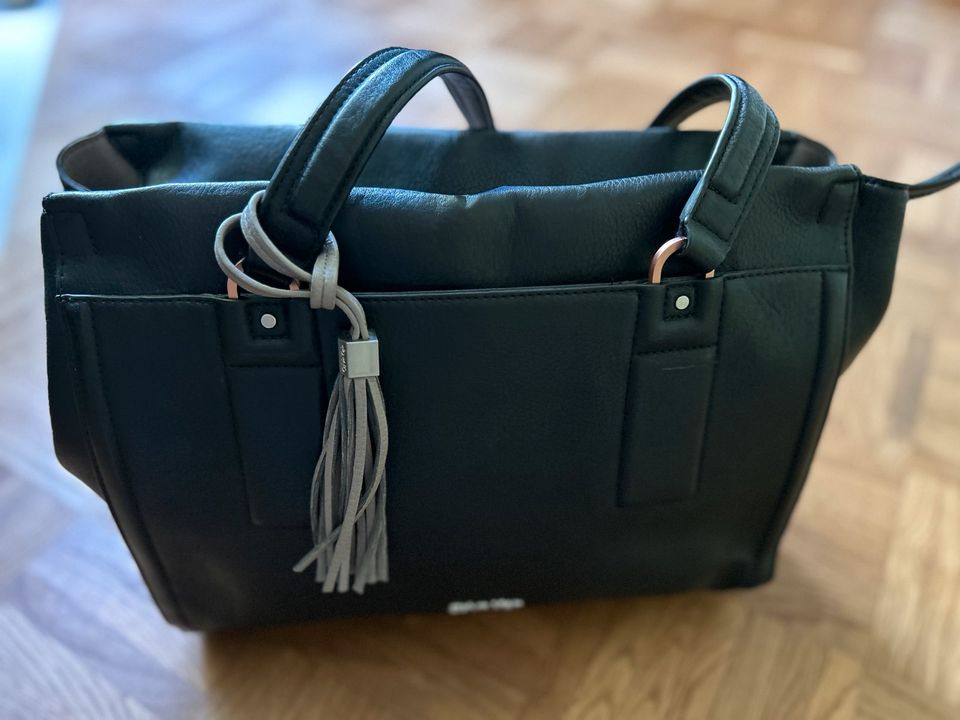 Original Calvin Klein Handtasche in Hamburg