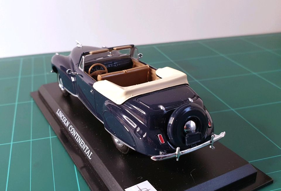 Lincoln Continental Cabrio, Sammlermodell 1:43 in Bremen