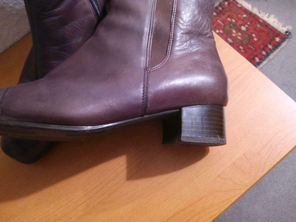 Braune Leder- Stiefelette in Wedel