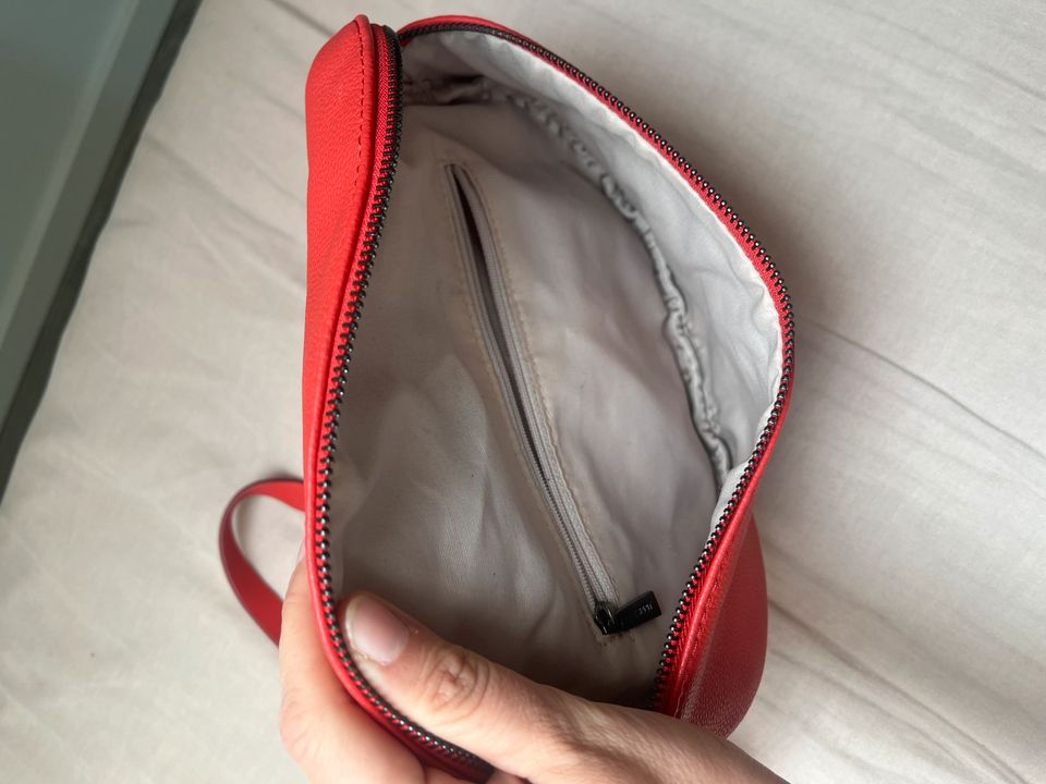 Bauchtasche von Esprit NEU in Oranienburg