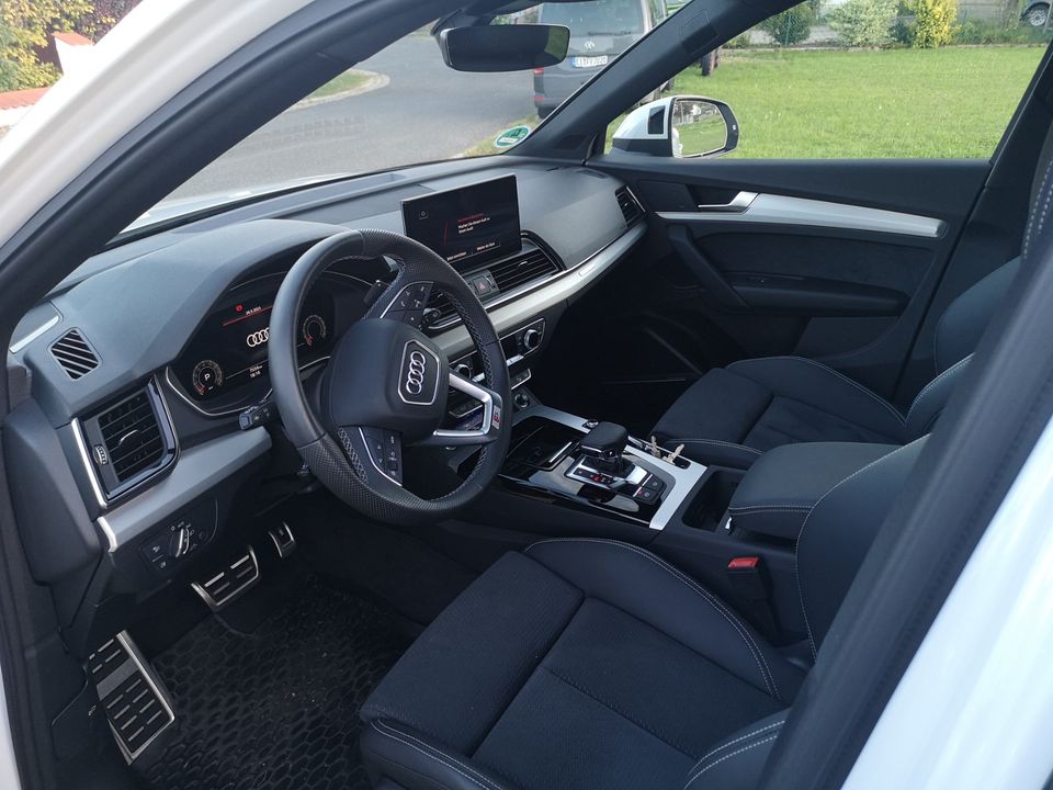 Audi Q5 SB qu. , S-line, ACC,AHK, Matrix, usw. in Altmannstein