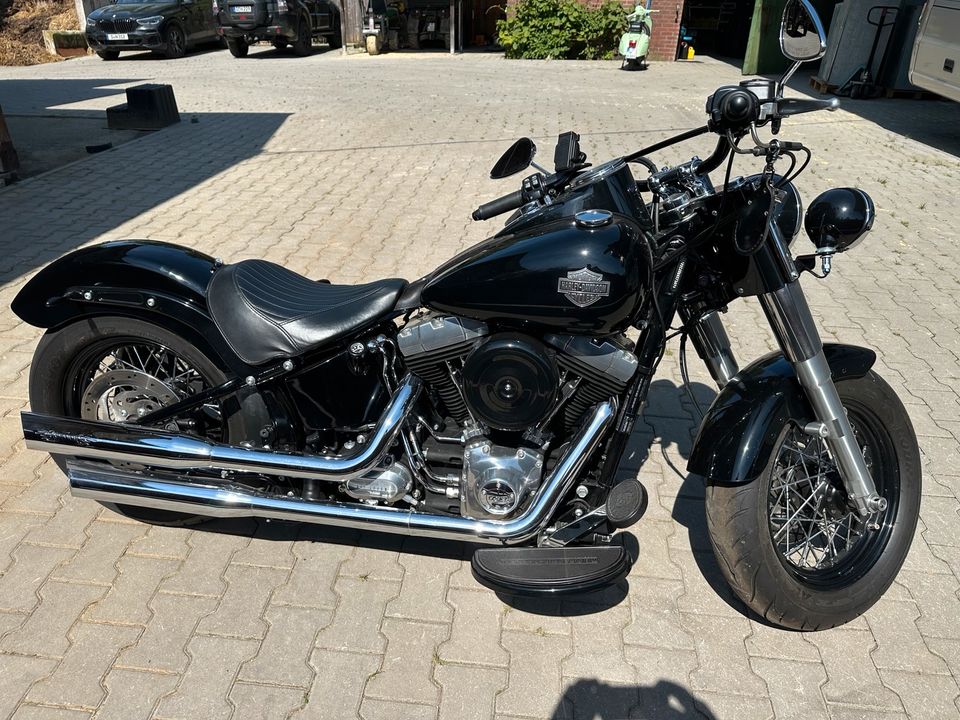 Harley Davidson Softail Slim 103 in Düsseldorf