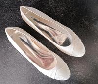 Schuhe mit Spitze z. B. für Hochzeit Dresden - Strehlen Vorschau