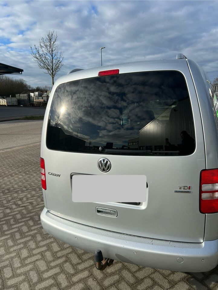 VW Caddy 1,6 TDI, BJ 2014, 166000km, 102PS, Tüv neu, scheckheft in Bosau