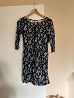 Kleid von edc in Gr. XS/34 dunkelblau mit Print Berlin - Wilmersdorf Vorschau