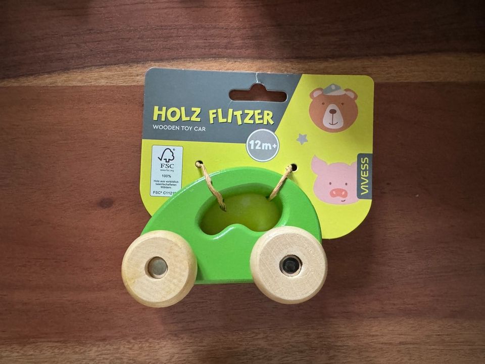 Vivess Holz Flitzer Auto in Berlin