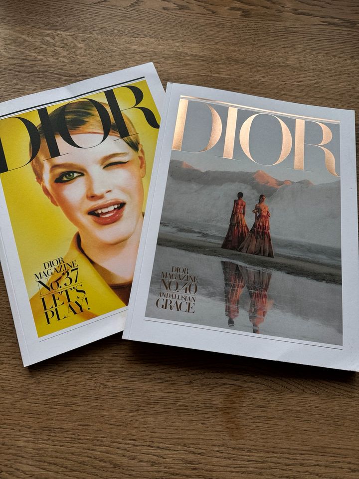 Zeitschriften von Dior und Louis Vuitton in München