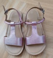 Sandalen lila metallic Gr. 31 okaidi Leipzig - Leipzig, Südvorstadt Vorschau