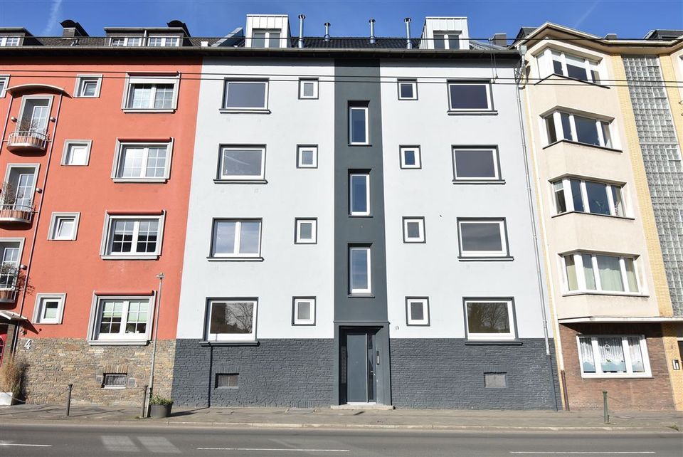 PROVISIONSFREI! Renovierte 2-Zimmer-Wohnung mit Balkon in Düsseldorf