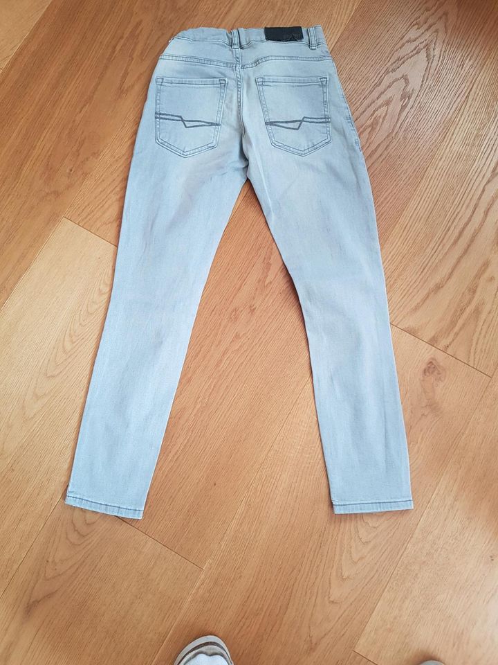 Jeans von Esprit in gr 146 in grau in Frasdorf