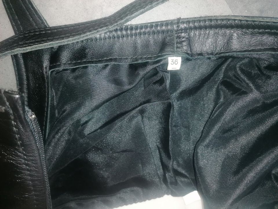 Damen Latz Motorrad Lederhose Gr.36 in Bad Karlshafen