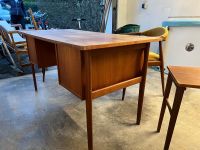 Vintage Holztisch, Beistelltisch und 2 Stühle Niedersachsen - Braunschweig Vorschau