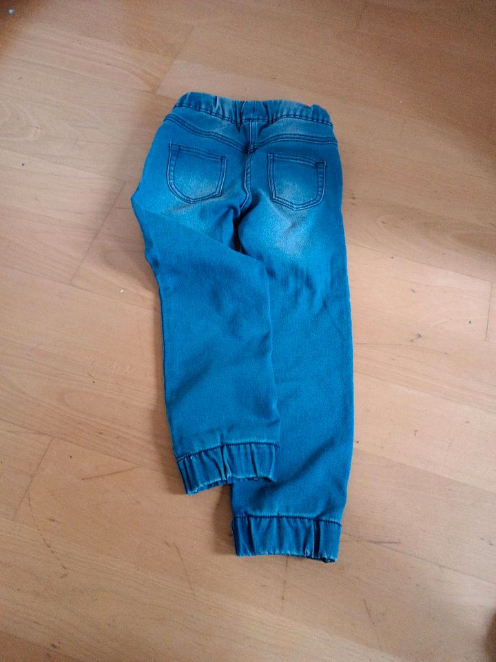 Jeans Mädchen 116 in Gifhorn