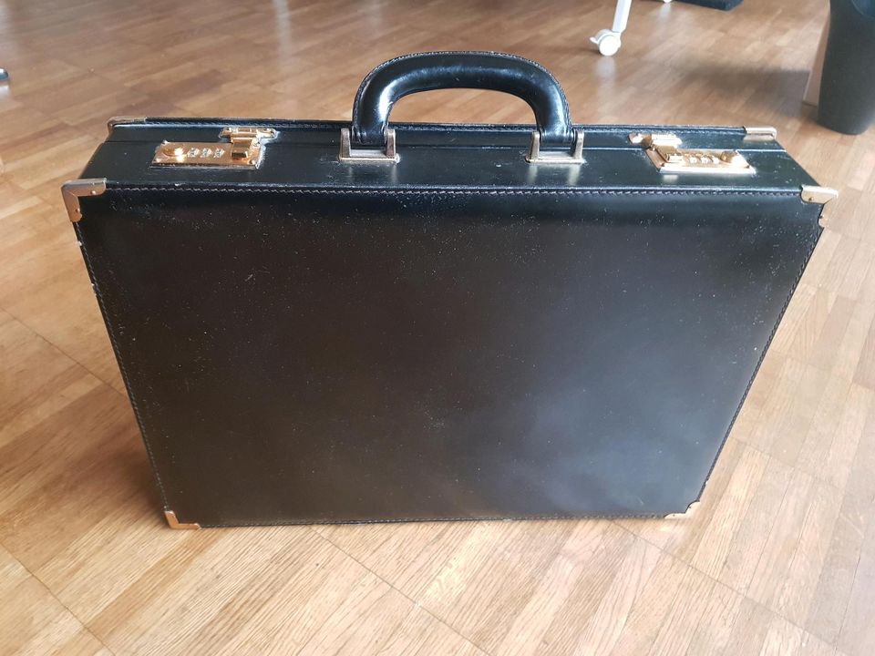 BALLY Italy Leder Aktenkoffer schwarz gold Tasche vintage retro in Dresden  - Neustadt | eBay Kleinanzeigen ist jetzt Kleinanzeigen