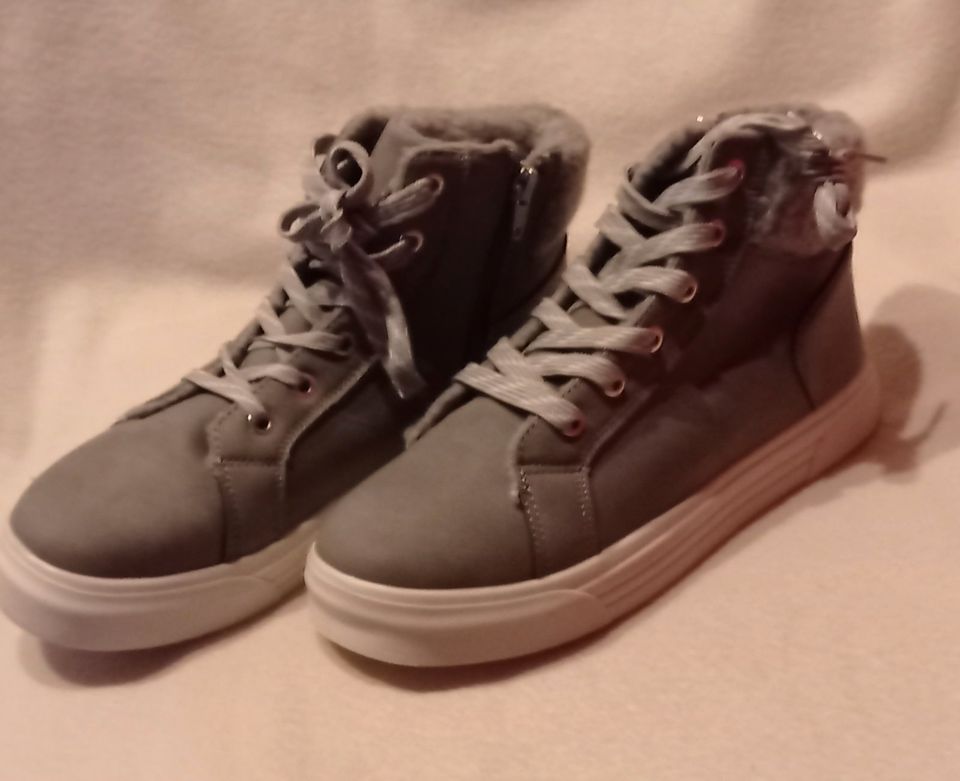 NEU, Damen sneaker high, gefüttert, grau, Gr. 38 in Emmerich am Rhein