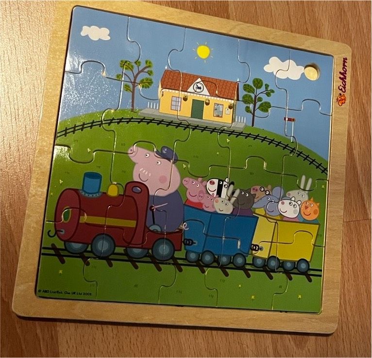 Peppa Wutz Holzpuzzle Peppa Pig in Berlin