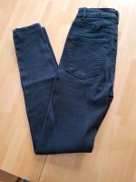 Pull & Bear Jeans Hose Gr. 36 Tall schwarz neuwertig Baden-Württemberg - Villingen-Schwenningen Vorschau