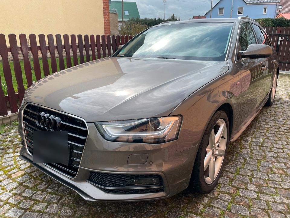 Audi A4 Avant 2.0 TDI DPF clean diesel S line Sportpaket in Schkölen