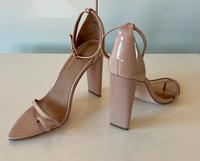 High Heels in Nude Gr. 9 ( 40 ) mit Knöchel-Riemchen Niedersachsen - Oldenburg Vorschau