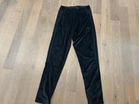 Adidas Jogginghose Hose Orginal Schwarz Samt Gr 36 S NEU Bayern - Herzogenaurach Vorschau