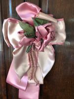 Dekoschleife Satin rosa 40 cm h, 24 cm br.gebr.wie NEU Baden-Württemberg - Bollschweil Vorschau