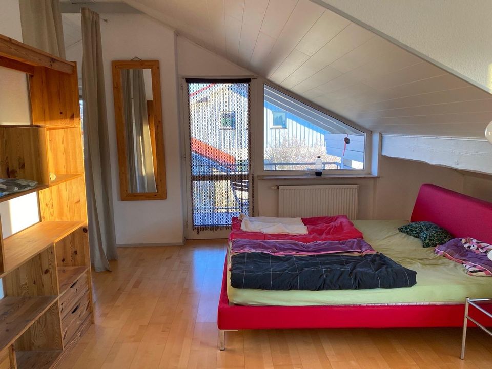 **super liebliche, helle 2,5 Zimmer DG-Wohnung am Ortsrand** in Leutkirch im Allgäu