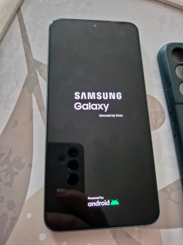 Samsung Galaxy S22 256 GB green in Marl