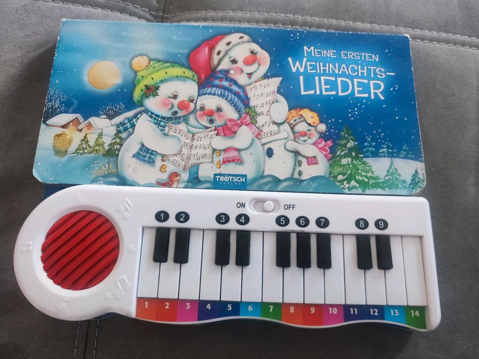 Klavierbuch für kleine Kinder ( Weihnachten) in Stade