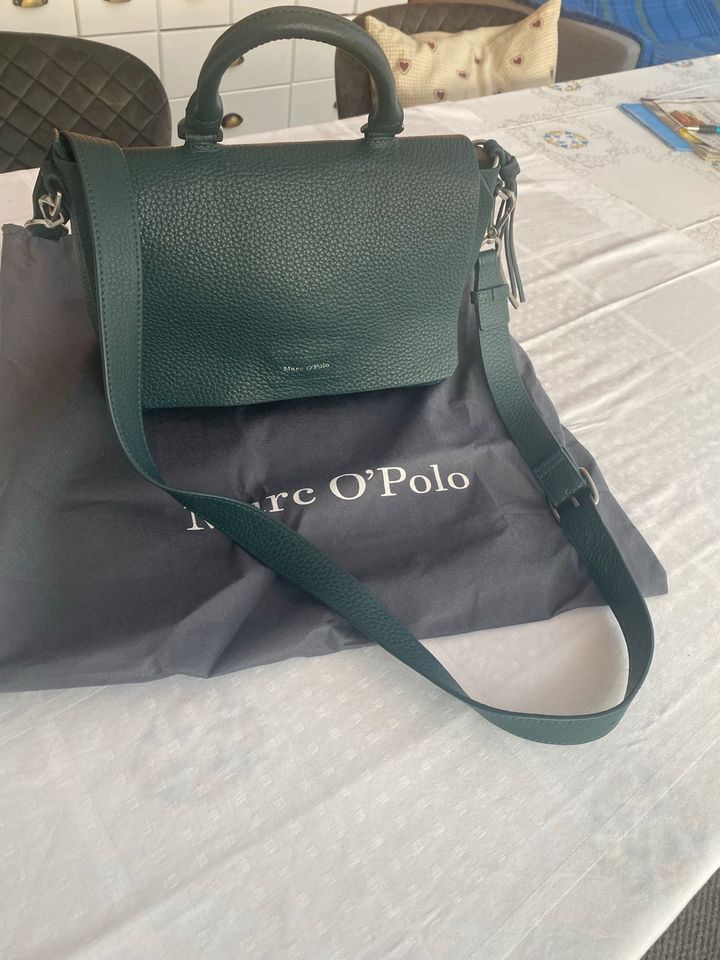 Grüne Marco Polo Ledertasche in Stuhr