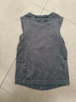 Nike Ärmelloses Shirt grau Gr. XS / Gr.122-128 Stuttgart - Zuffenhausen Vorschau