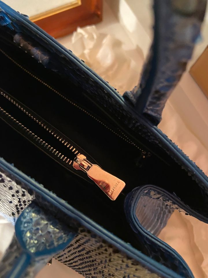 La Perla Tasche Python blau in Düsseldorf - Pempelfort | eBay Kleinanzeigen  ist jetzt Kleinanzeigen