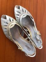 Silber/gold schimmernde GABOR Sandalen neu Gr.38 Hessen - Bensheim Vorschau