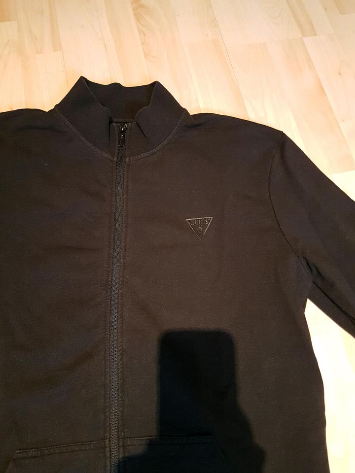 Neuw. schwarze Sweatshirtjacke von Guess Gr. M in Schülp bei Rendsburg