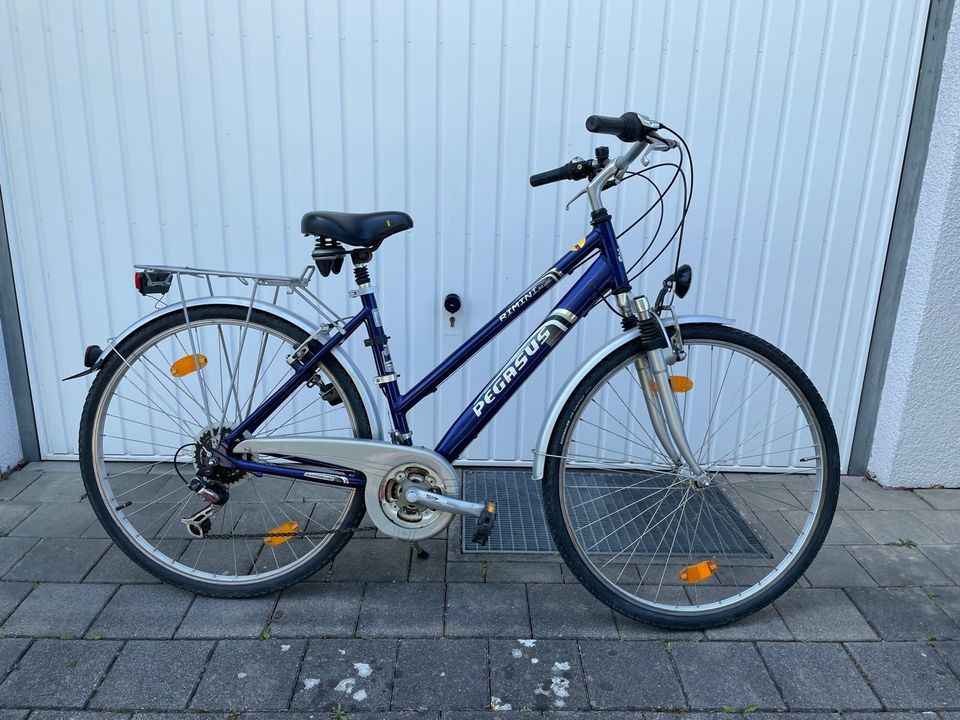 Pegasus Rimini 28 Alu light Fahrrad Trekkingbike in Friedrichshafen