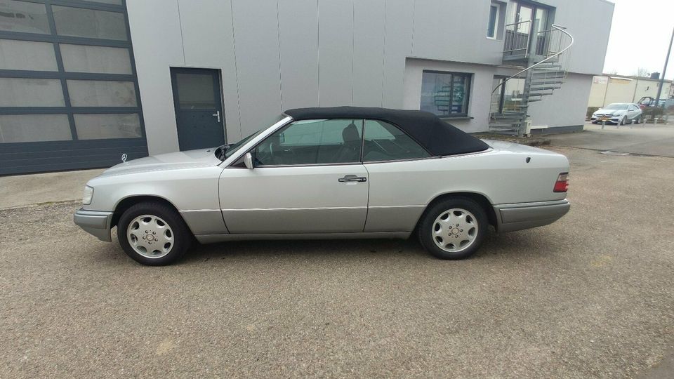 Mercedes-Benz W124 E200 Cabrio in Trier