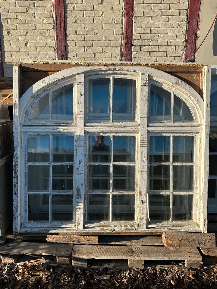 Rarität:4 antike Rundbogenfenster mit jeweiligen Vorfenster in Bad Schussenried