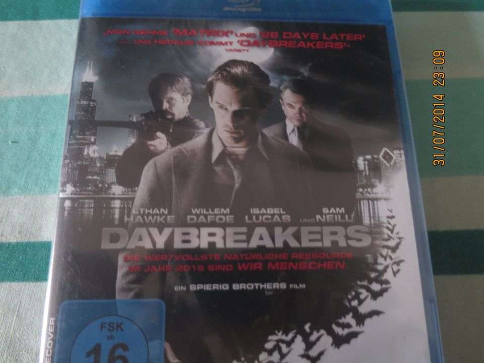 Blu ray  DAYBREAKERS EHTANS HAWKE-WILLEM DAFOE NEU in Wuppertal