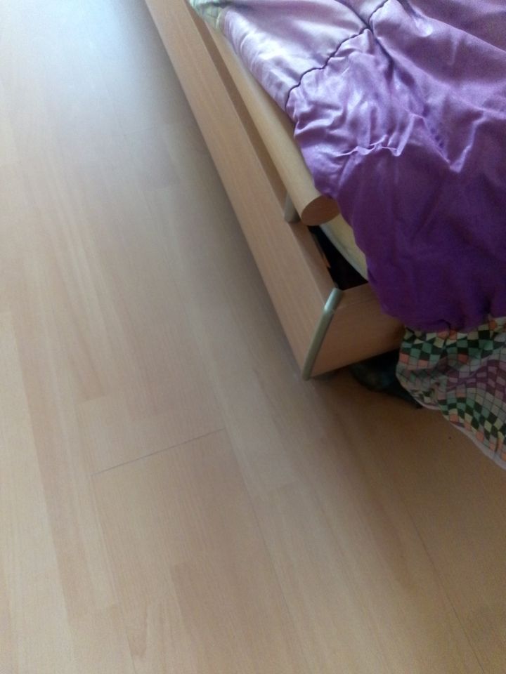 Verkaufe Doppelbett, Matratzen und Lattenroste. ## Wächtersbach # in Wächtersbach