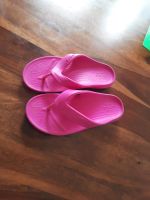 Crocs pink Gr J2 Badelatschen Sandalen Schleswig-Holstein - Ahrensburg Vorschau