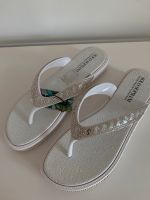 NEU Solo Soprani Gr 38 Schlappen Sandalen weiß Glitzer Flipflops Baden-Württemberg - Konstanz Vorschau