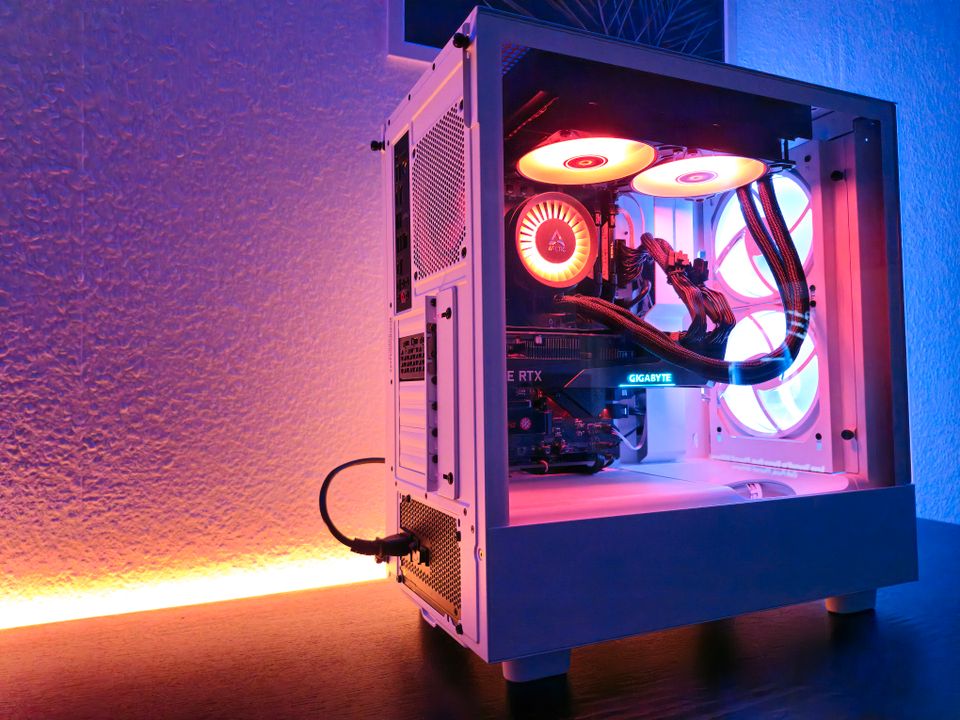 Gaming PC Gigabyte RTX 3070 OC/ Ryzen 5 5600G /NZXT H5 / 16GB Ram in Bremerhaven