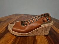 Korksandaletten aus Leder von Crocs, US W 9, ca Gr. 40 Baden-Württemberg - Karlsruhe Vorschau