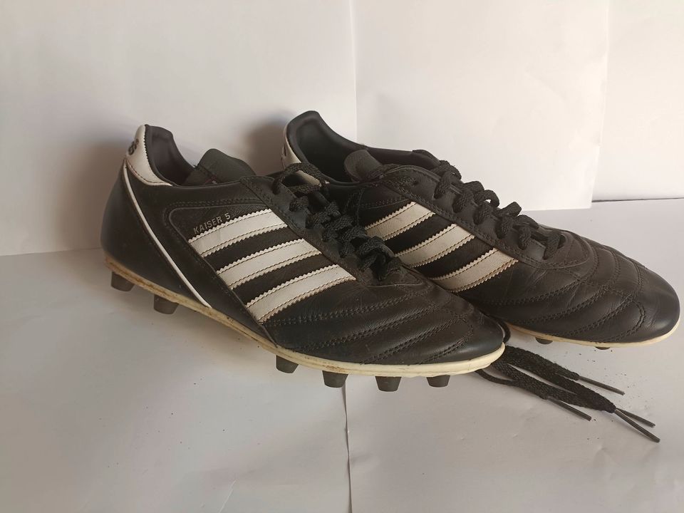 Fußballschuhe, -tasche, -buch und Torwarthandschuhe in Brandenburg -  Wriezen | eBay Kleinanzeigen ist jetzt Kleinanzeigen