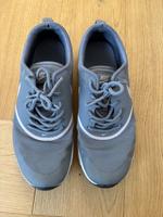 Nike Sneaker in grau/rosa Nordrhein-Westfalen - Rietberg Vorschau