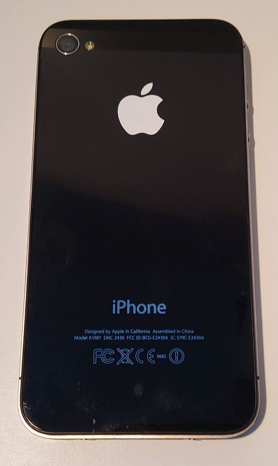 iPhone 4S Black 64GB + Zubehör in Saarwellingen