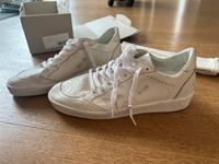 Nagelneue ungetragene Golden Goose in Größe 40 Hessen - Kassel Vorschau