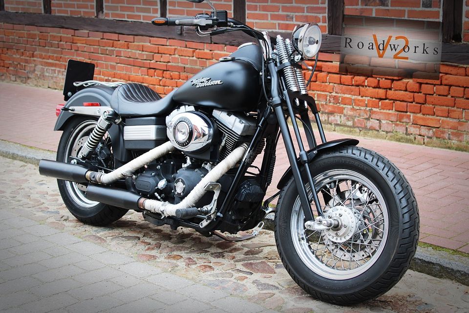 Harley Davidson Street Bob FXDB Springergabel 1. Hand in Stelle