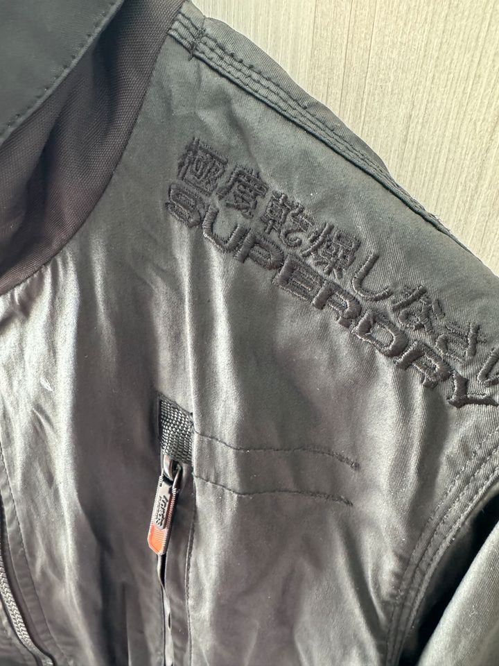 Superdry Jacke schwarz +++ wie neu ++++ XL - XXL in Rötgesbüttel